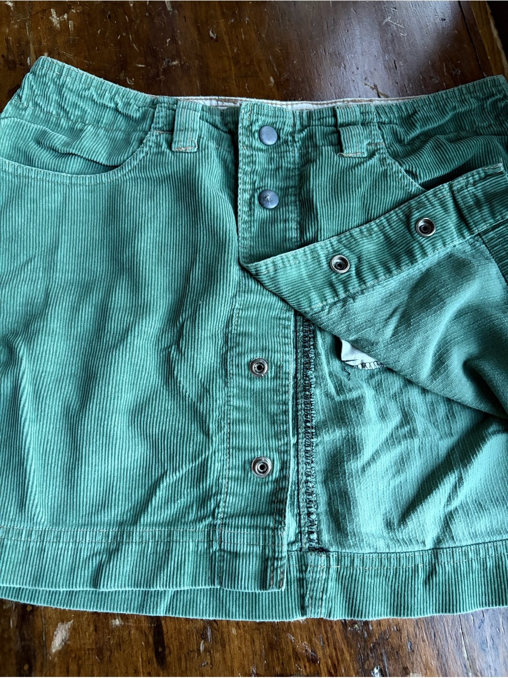 Poot! Extremely Rare 90’s Vintage Skater Girl Apparel Company. Size 29 Snap up.
